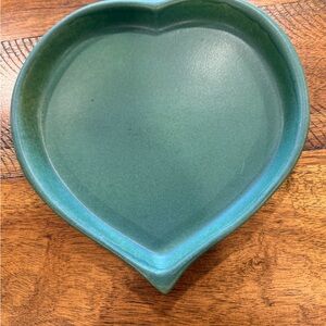 Vintage Bennington Pottery Green Heart-Shape Dish 8”by 8”